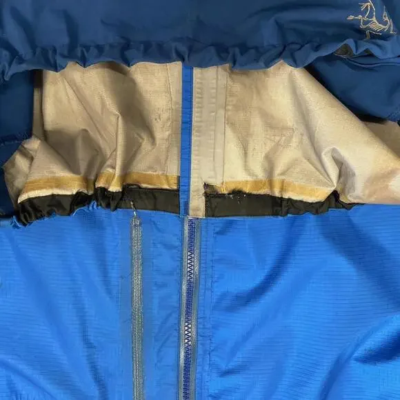 Vintage Blue Arc’teryx Shell Jacket - Picture 6 of 8